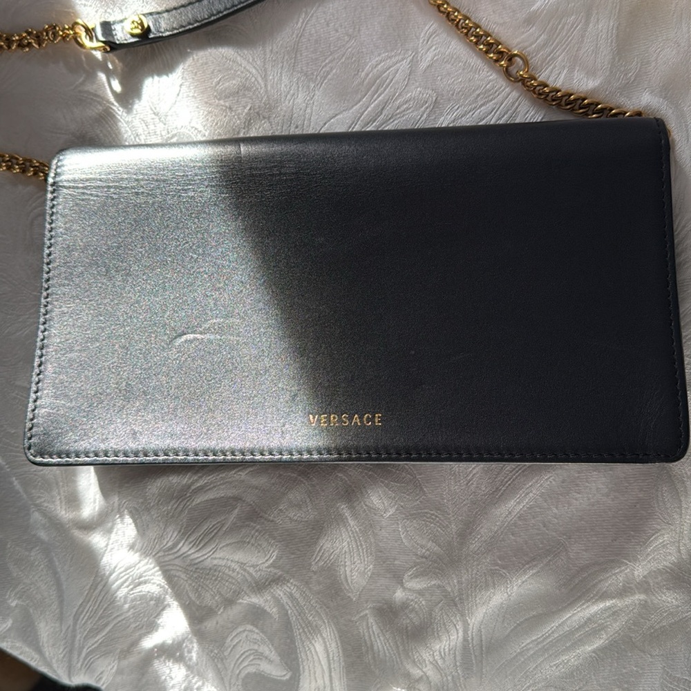 Versace - Picture 5 of 8